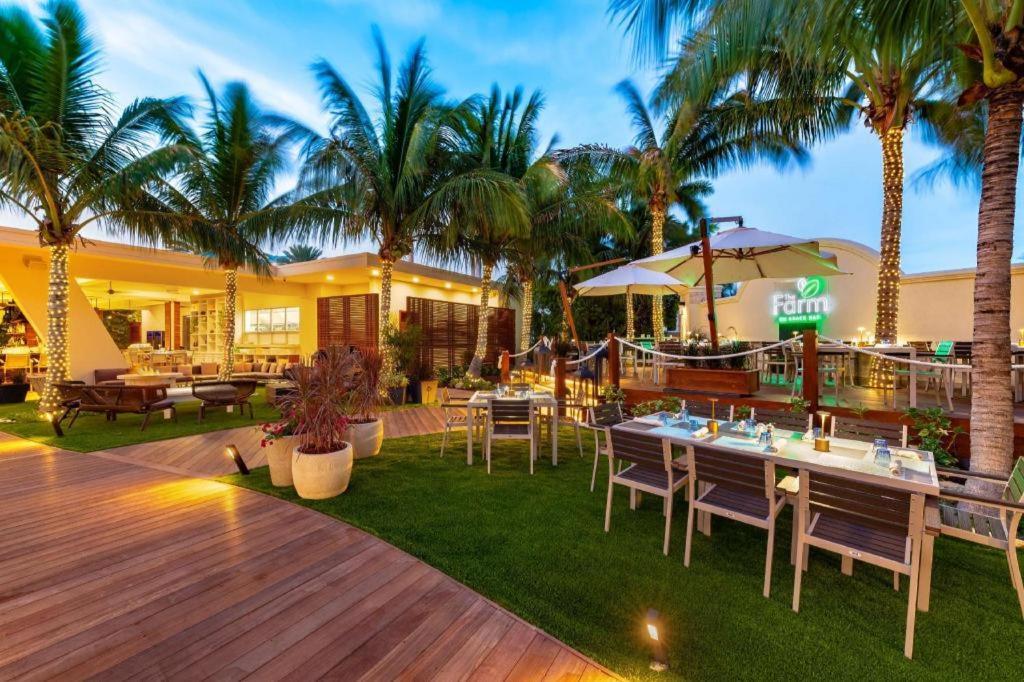 เซเว่น สตาร์ รีสอร์ต แอนด์ สปา Hotel เกรซเบย์ ภายนอก รูปภาพ