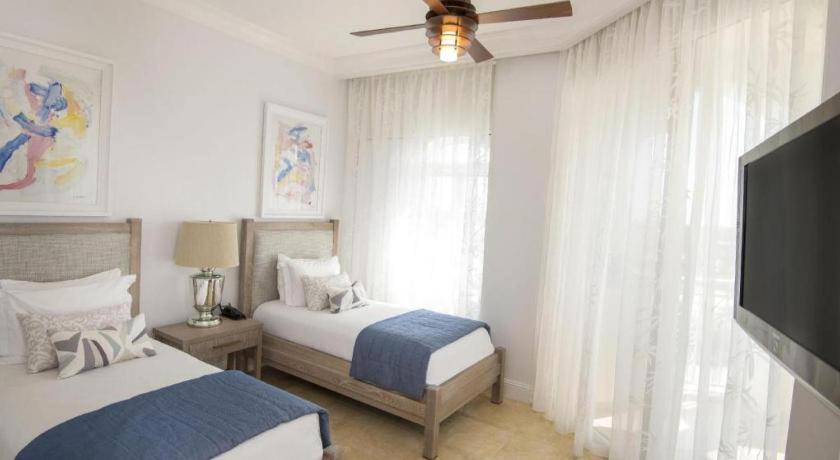 เซเว่น สตาร์ รีสอร์ต แอนด์ สปา Hotel เกรซเบย์ ภายนอก รูปภาพ